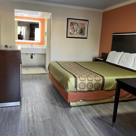 Rivera Inn & Suites Motel Пико-Ривера Экстерьер фото
