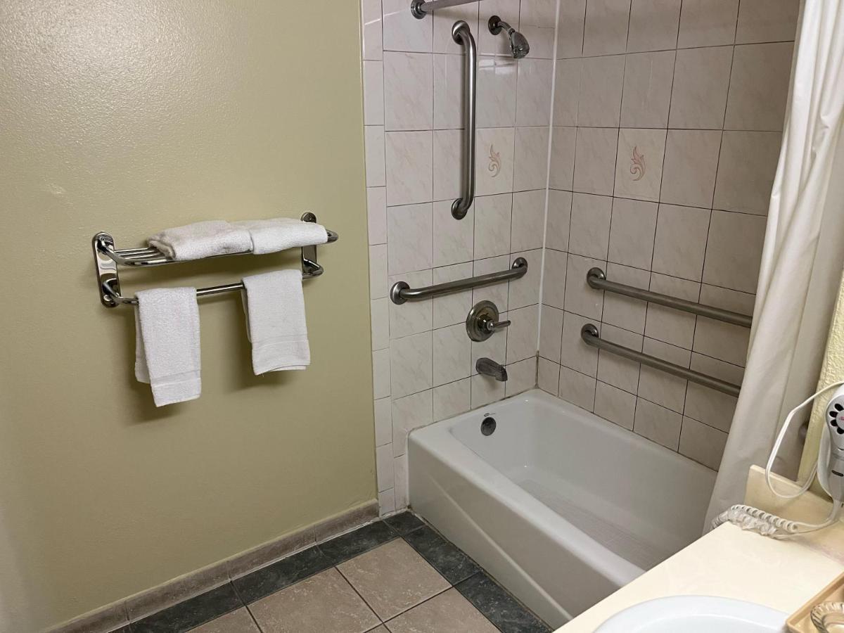 Rivera Inn & Suites Motel Пико-Ривера Экстерьер фото