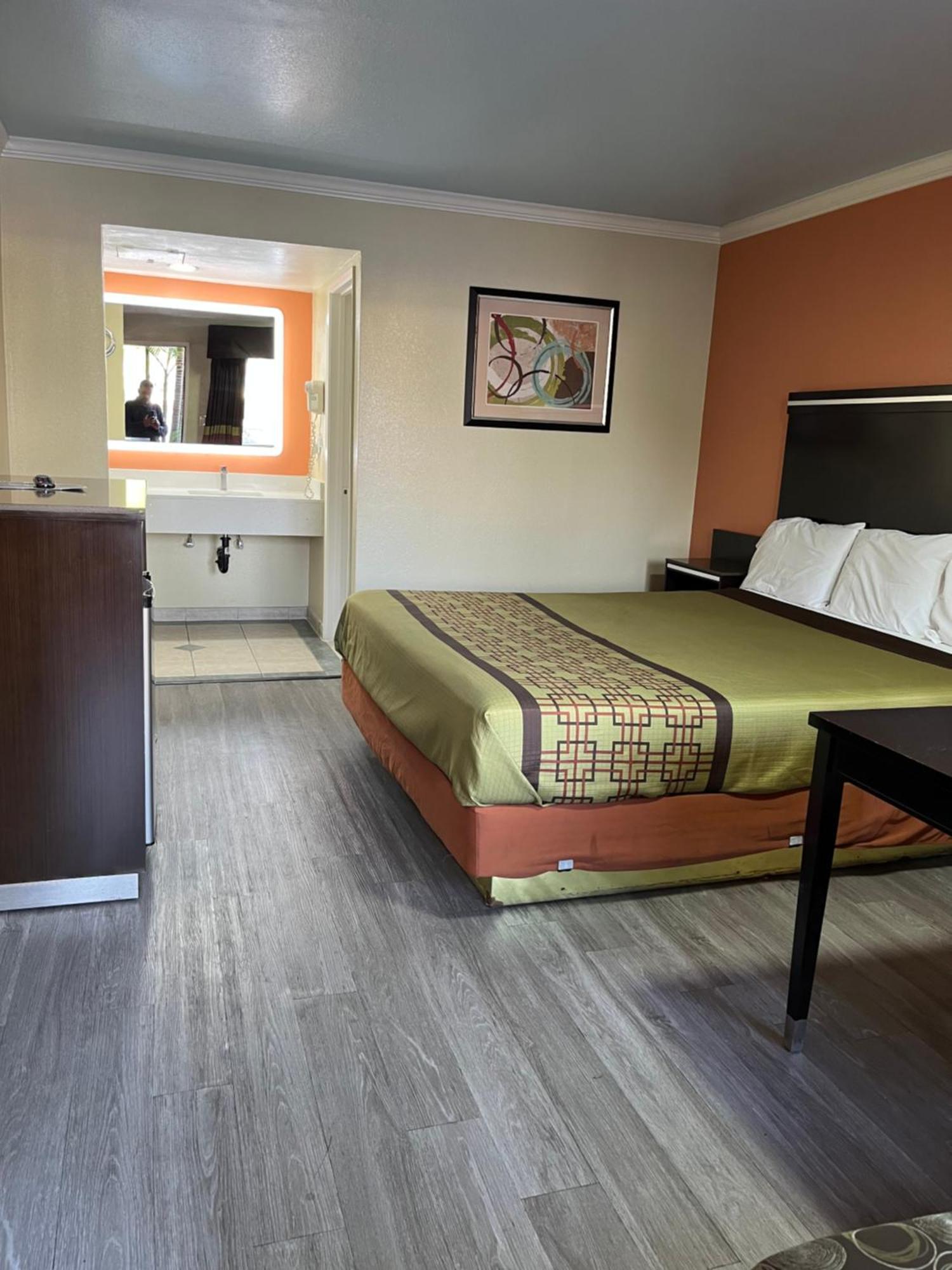 Rivera Inn & Suites Motel Пико-Ривера Экстерьер фото