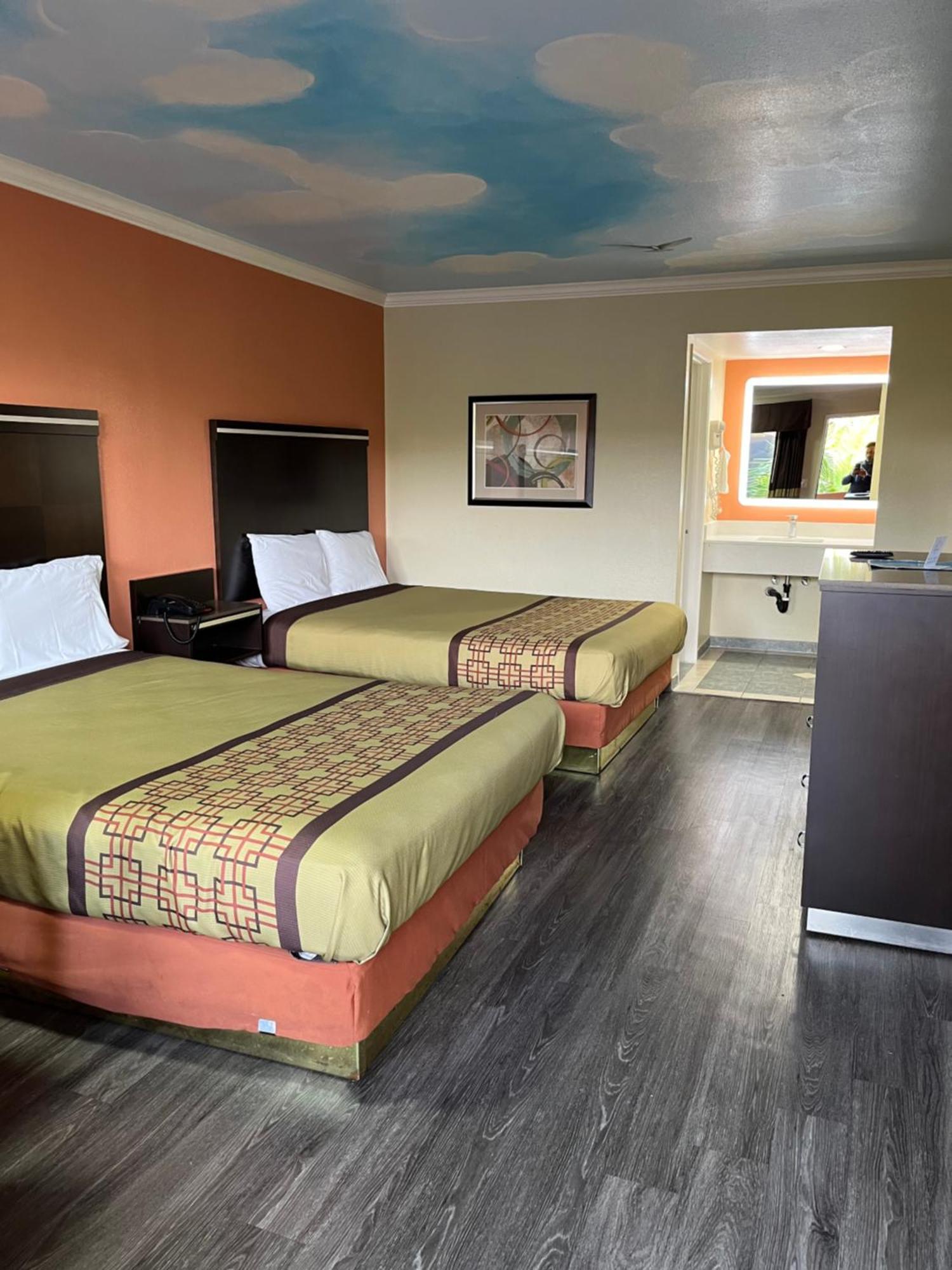 Rivera Inn & Suites Motel Пико-Ривера Экстерьер фото