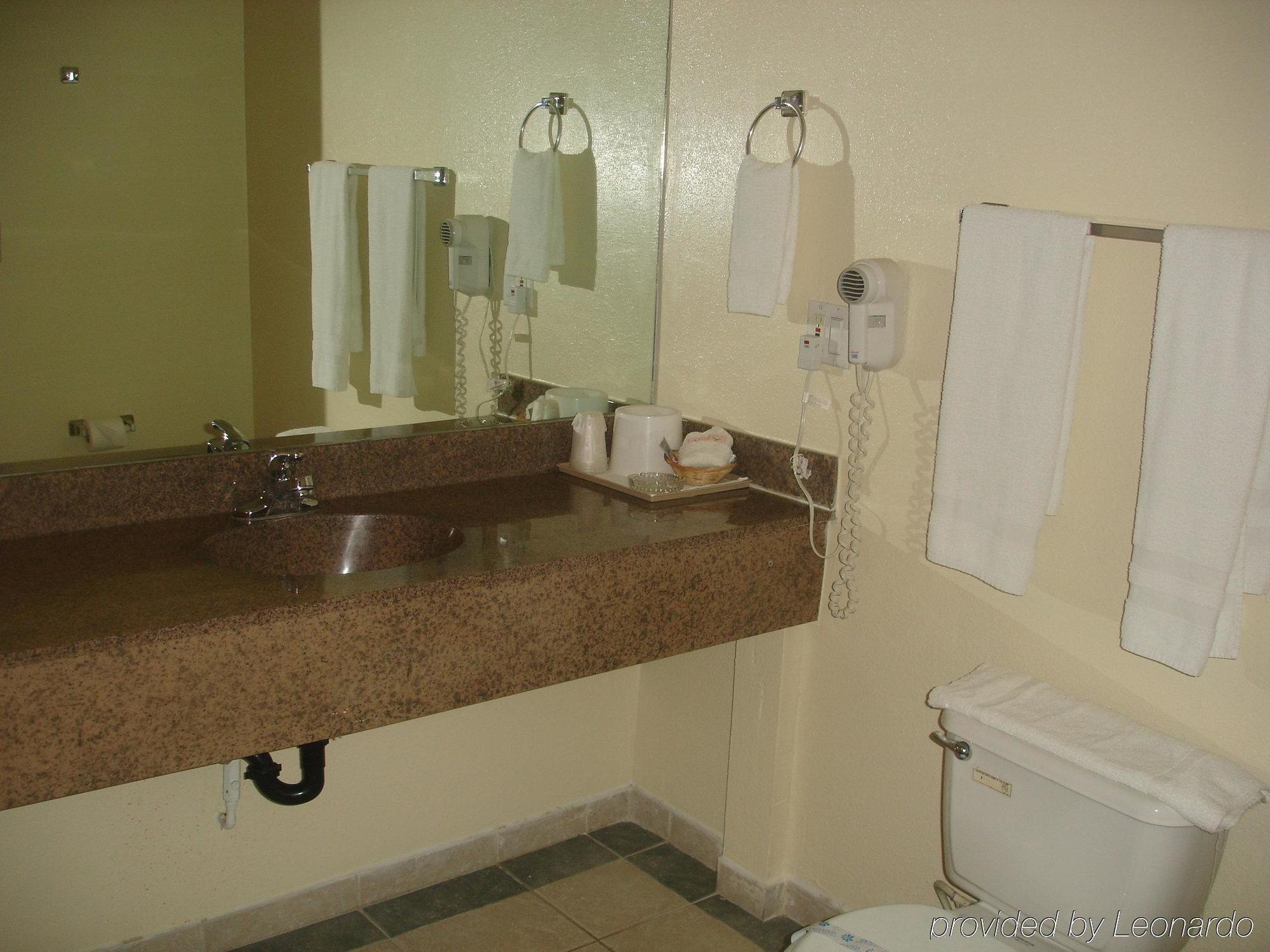 Rivera Inn & Suites Motel Пико-Ривера Номер фото