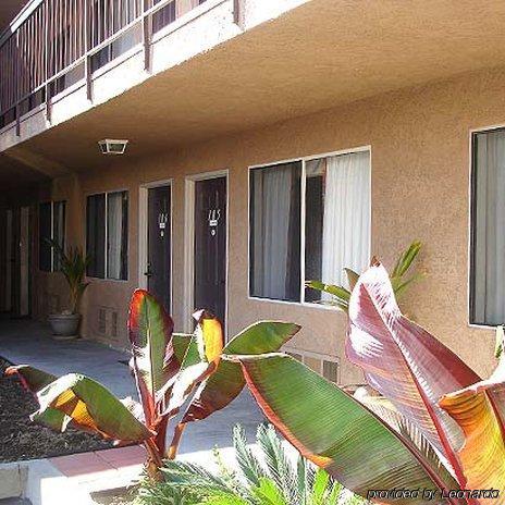 Rivera Inn & Suites Motel Пико-Ривера Экстерьер фото
